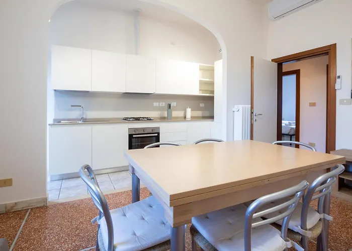 Realkasa Vicolo Otto Colonne * بولونيا